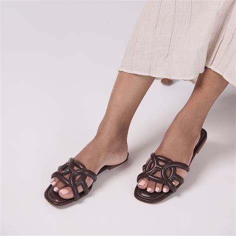 Halo Burgundy Flat – The CAI Store