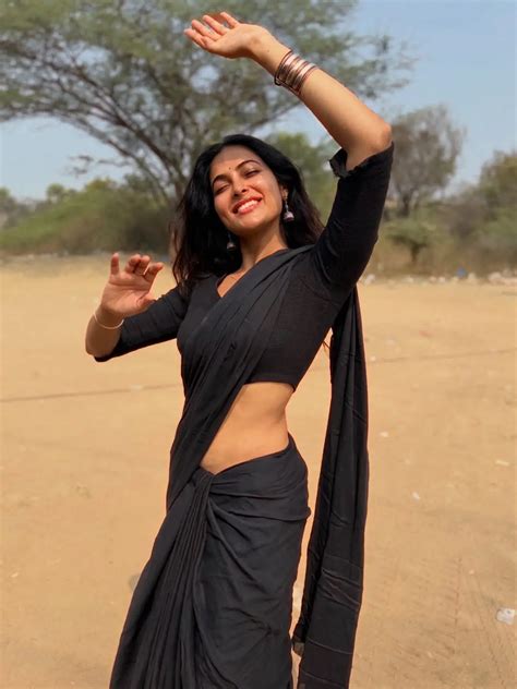 Actress Divi: నలుపు చీరలో నడుమందాలు చూపిస్తూ.. దివి గ్లామర్ షో.. ఫొటోలు ...