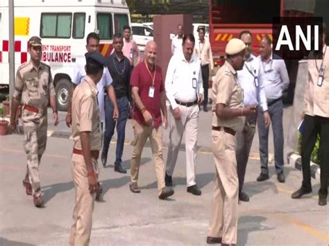Delhi excise policy scam: Manish Sisodia arrives at CBI office for ...
