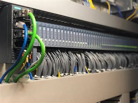 ما هي أنظمة التحكم الموزعة (DCS)؟ | الأنواع والتطبيقات | شركة بتروبرادا