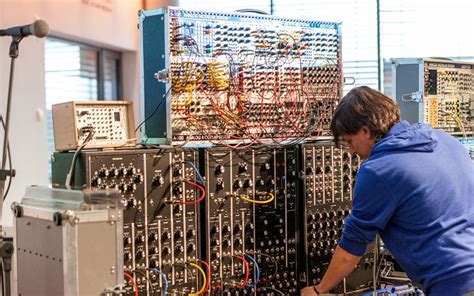 Modulator Synthesizer 的图像结果