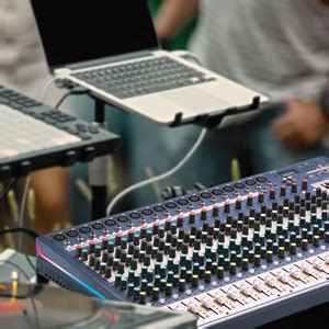 Soundcraft Nano M24, (Model: SCR-NANOM24EU) : Amazon.in: Musical ...