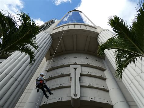 Harbor Court | Honolulu, HI | WJE