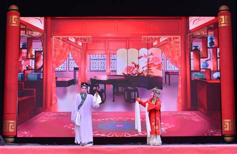 人文聚焦 _ 传统采茶戏原来这么有“戏”！300年江西“平民省剧”亮相上海大世界