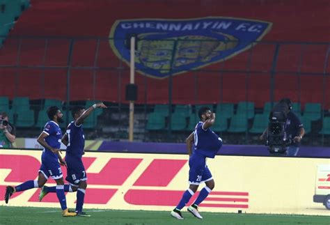 SHAMEFUL! Drunk Chennai boy mocks Northeast girl during Chennaiyin FC ...