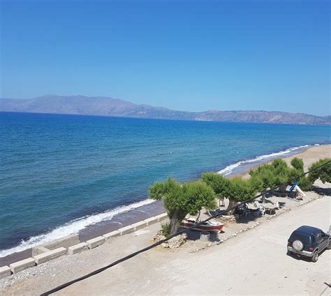BEACH HOUSE (Kissamos, Crete) - Inn Reviews, Photos, Rate Comparison ...