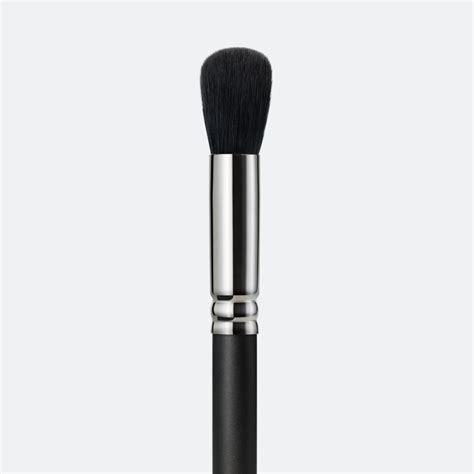 109 Synthetic Small Contour Brush | MAC Cosmetics