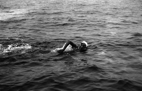 Swimming The English Channel In The 20th Century - Flashbak
