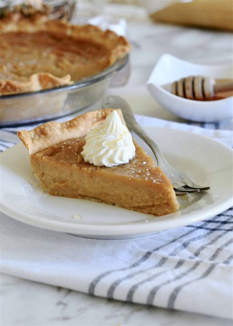 Cooking with Manuela: How to Make Salted Honey Pie