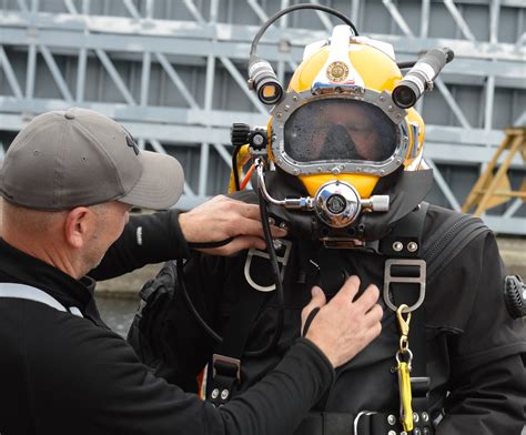 U.S. Army Corps of Engineers Dive Team Delivers Expertise Worldwide ...