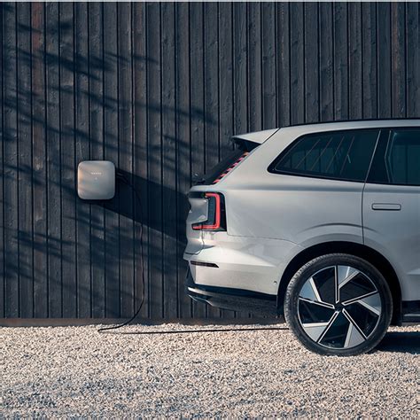 Electric Car Batteries: Technology & Maintenance | Volvo Cars IN