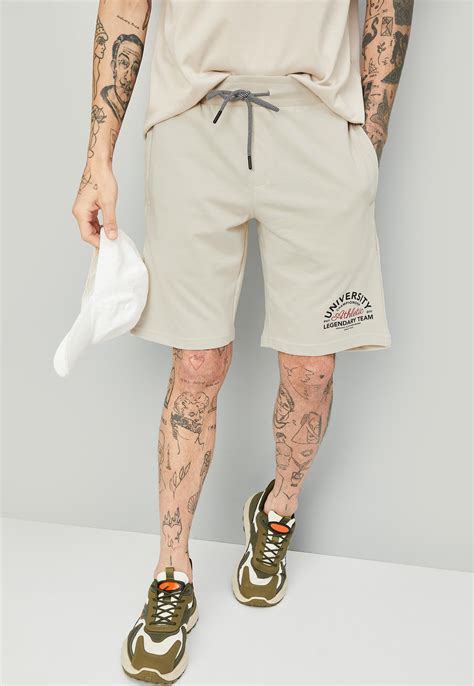 Buy Sports Shorts for Men Online In India | Max Fashion