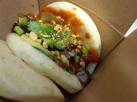 Scribbles in Toronto: Mean Bao - a tasty snack
