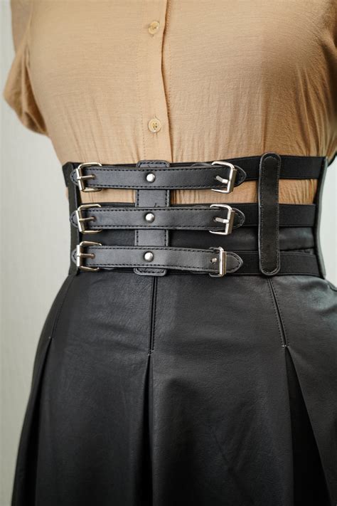 Stylish Belts for Women Online | Leather, Corset and Belt Bags ...