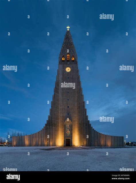 Hallgrimskirkja lutheran church hi-res stock photography and images - Alamy