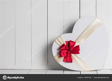 Valentines Day gift box — Stock Photo © yellow2j #136787798