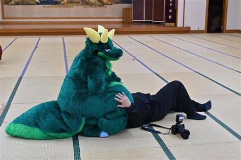 That's what I call an extreme close-up! : r/fursuit_facesitting