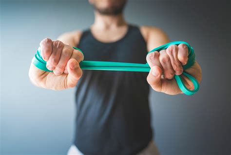 Los 5 mejores ejercicios con bandas elásticas que te permitirán ...