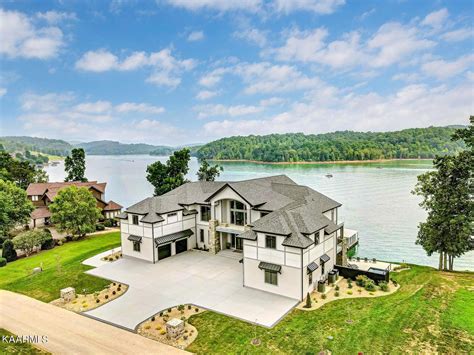 Homes for Sale in Norris TN | Lakefront Waterfront and Lake Access