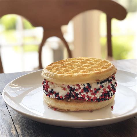 Eggo Ice Cream Sandwich | The Millennial Chef
