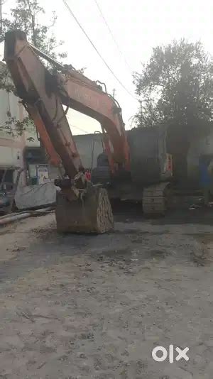 Excavator Zaxis 220 LCM - Commercial & Other Vehicles in Morwa ...