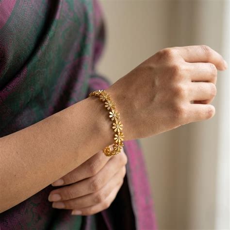 Daisy Aura Bangle – House of Suniyara