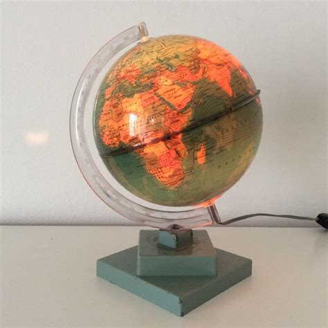 Vintage World Globe 的图像结果