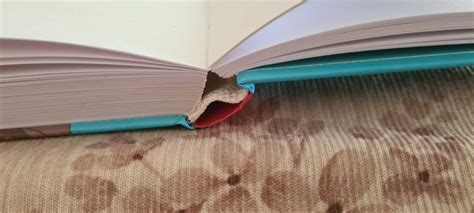 Уже вторая книга, у которой корешок не проклеен | Поддержка лабиринта