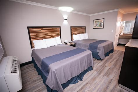 Diamond Bell Inn & Suites™ - Budget Hotel Near Citadel Outlets Best ...