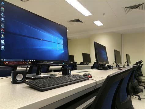 Computer Laboratory Images 的图像结果