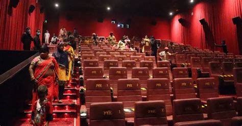 पहले दिन पीवीआर में चले दो शो, आज से छह - Two shows in PVR on the first ...