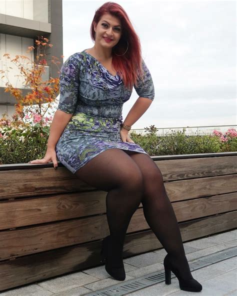 Ioana....Sexy MILF pa aplicarle hasta sacarle costra al pelon GIANMARCO ...