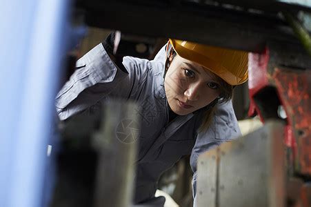 穿着工作服的工厂女性高清图片下载-正版图片502123078-摄图网