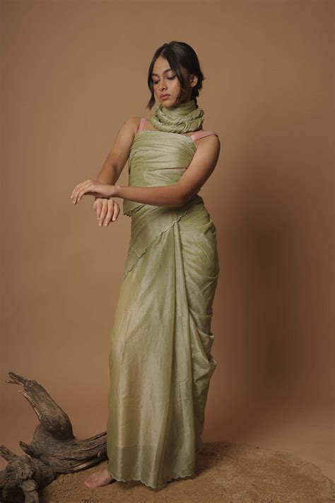 Woodland Nymph Fern Green Scallop Border Saree – Local Nation