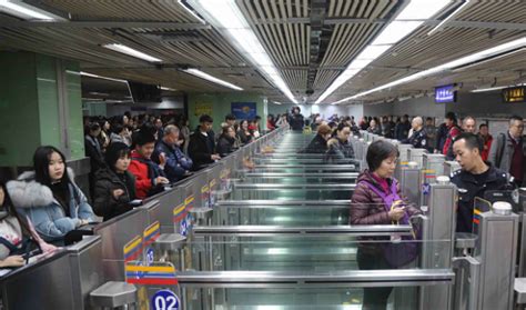 全面通关至今，已有超260万人次旅客经陆路口岸出入境香港_手机新浪网