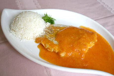 Seelachsfilet in Tomaten-Paprika-Püree