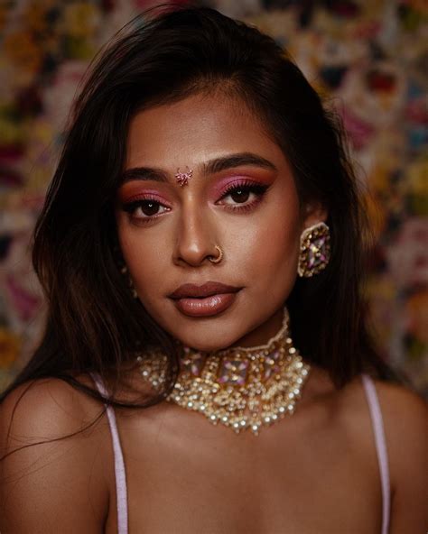 Mira Patel - Modelo - ColorMusic