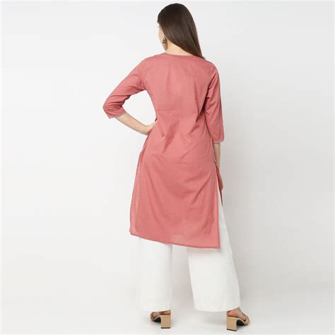 Straight Fit Embroidered Kurta