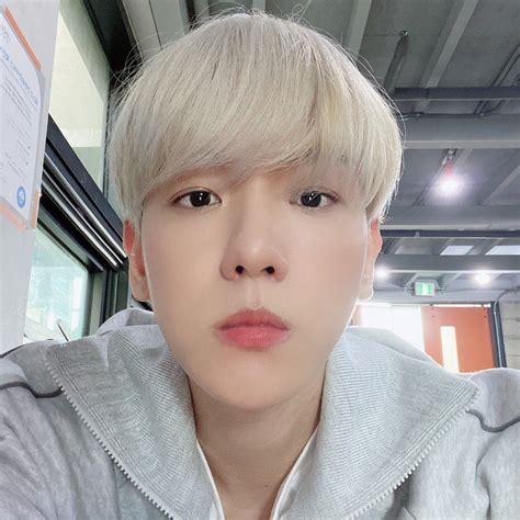 Baekhyun New Post ♥️ | Baekhyun, Baekhyun selca, Byun baekhyun