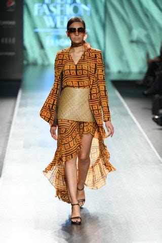 Nikita Mhaisalkar at Lotus Make-Up India Fashion Week spring/summer ...