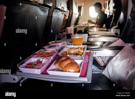 Airline Meal 的图像结果