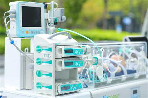 上海正投用高配新生儿救护专用车 被称流动重症监护室_新浪上海_新浪网