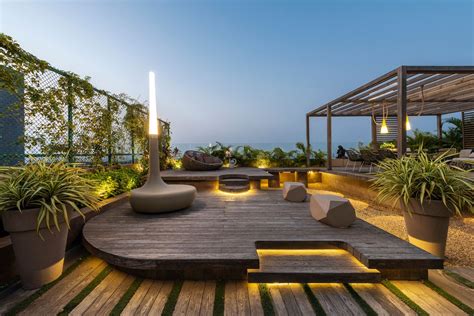 This expansive, elegant penthouse in Surat looks out to the Tapi river ...