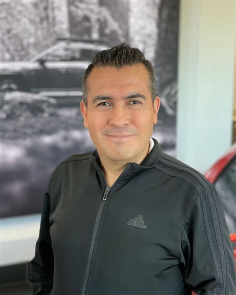 #meettheteam #meetthestaff #employeespotlight #mazdaaustin | Roger ...