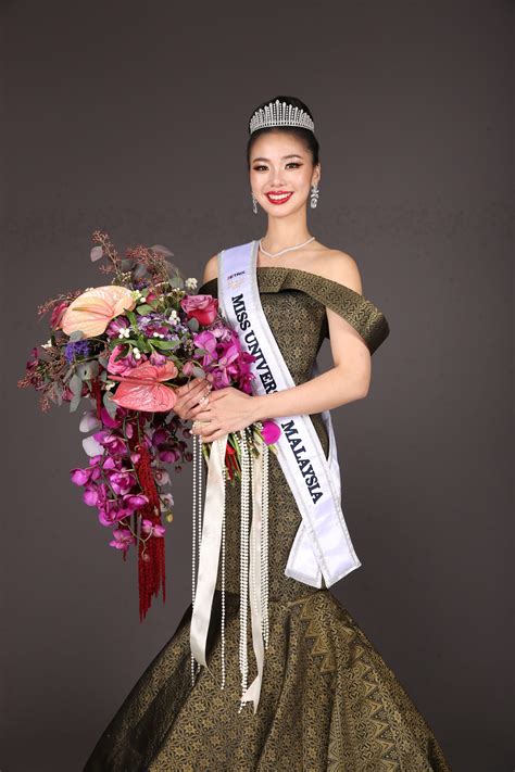 Miss Universe Contestant Chloe Lim To Wear Traditional Bajau-Inspired ...