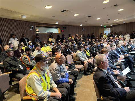 LAX Workers Stand Union Strong at the Board of Airport Commissioners! - SEIU Local 721