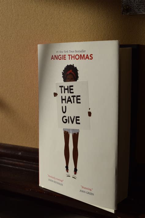 The Hate U Give Angie Thomas 的图像结果