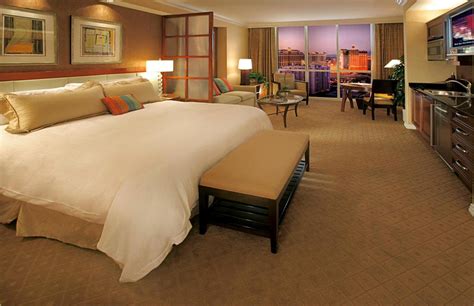 Luxury Suites in Las Vegas | The Signature at MGM Grand