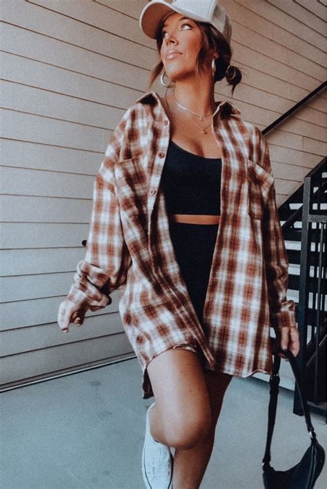 mystyledmuse on LTK | Flannel fashion, Flannel outfits, Plaid shirt outfits