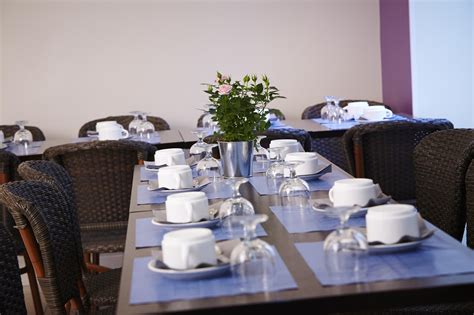 Three-star Canal Saint Martin - République - Paris 10 Hotel | Kyriad